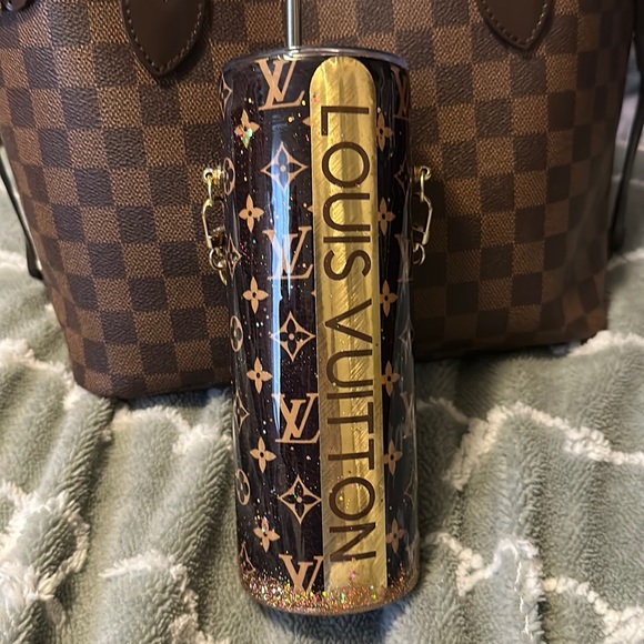 Other - ❤️SOLD❤️🖤🖤Gorgeous customized cup🖤🖤